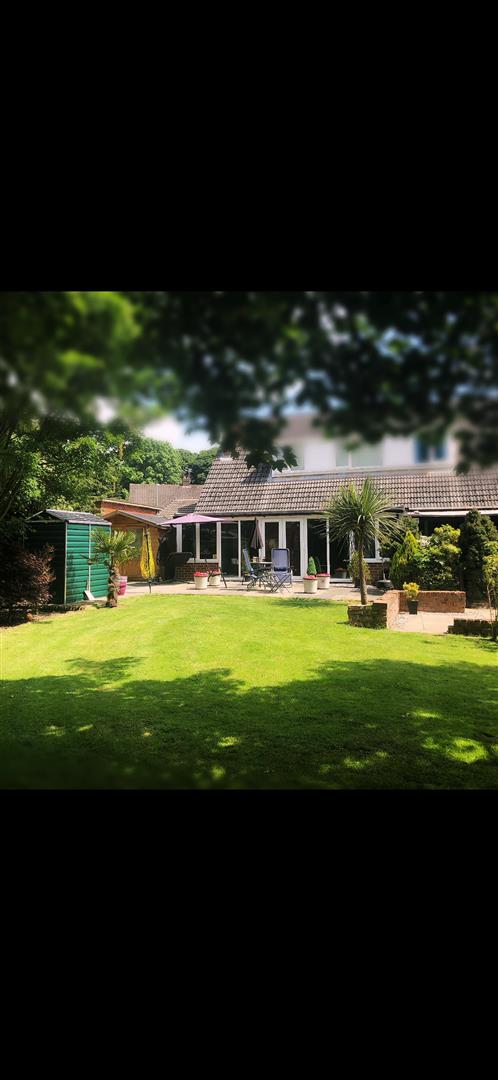 5 bed property in Royal Avenue, Leyland